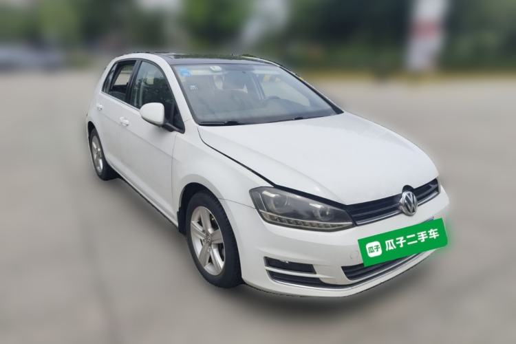 Used Volkswagen Golf 2015 1.4TSI Automatic Comfort Model Front Right 45 Deg