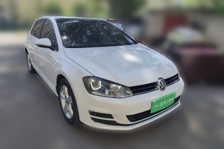 Used Volkswagen Golf 2015 1.4TSI Automatic Comfort Model Front Right 45 Deg