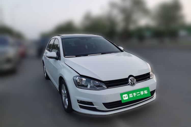 Used Volkswagen Golf 2015 1.4TSI Automatic Comfort Model Front Right 45 Deg