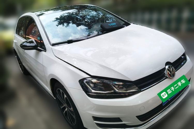 Used Volkswagen Golf 2015 1.4TSI Automatic Comfort Model Front Right 45 Deg