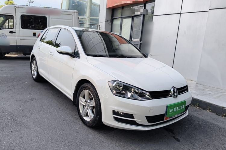 Used Volkswagen Golf 2015 1.4TSI Automatic Comfort Model Front Right 45 Deg