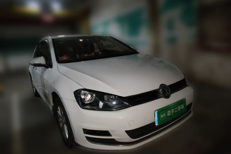 Used Volkswagen Golf 2015 1.6L Automatic Fashion Model Front Right 45 Deg