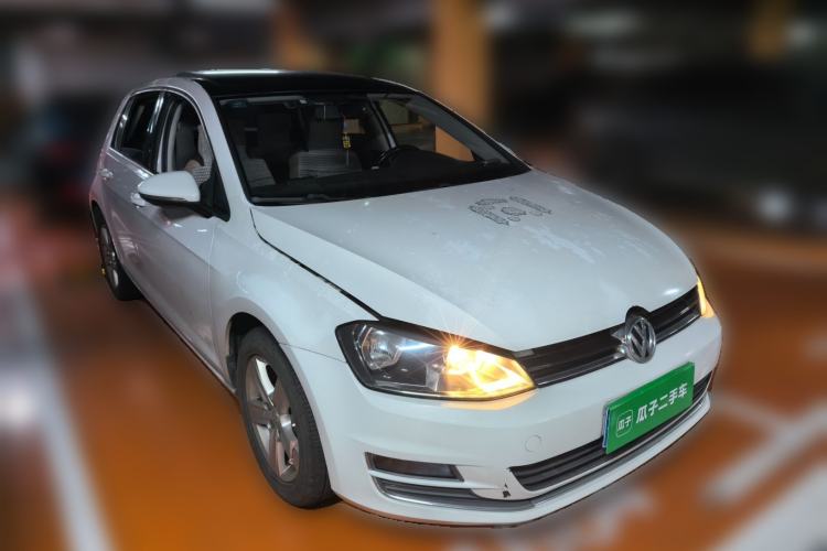 Used Volkswagen Golf 2015 1.4TSI Automatic Comfort Model Front Right 45 Deg