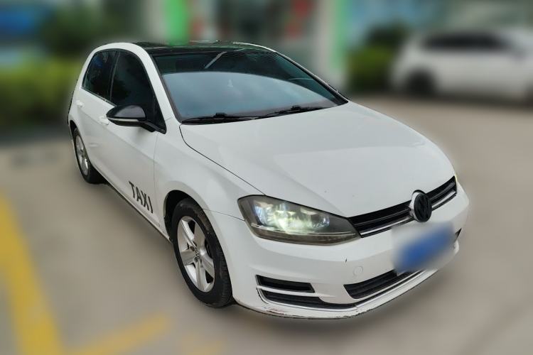 Used Volkswagen Golf 2015 1.6L Automatic Comfort Model Front Right 45 Deg