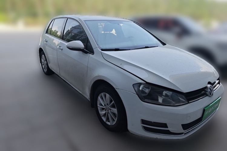 Used Volkswagen Golf 2015 1.6L Automatic Fashion Model Front Right 45 Deg