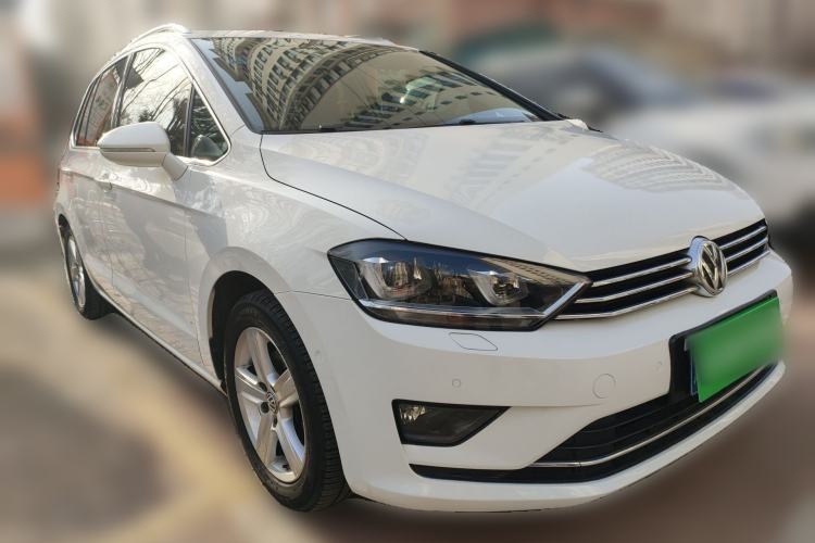 Used Volkswagen Golf 2015 1.4TSI Sportsvan Front Right 45 Deg