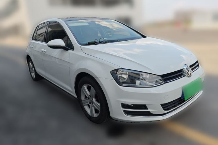Used Volkswagen Golf 2015 1.4TSI Manual Comfort Model Front Right 45 Deg