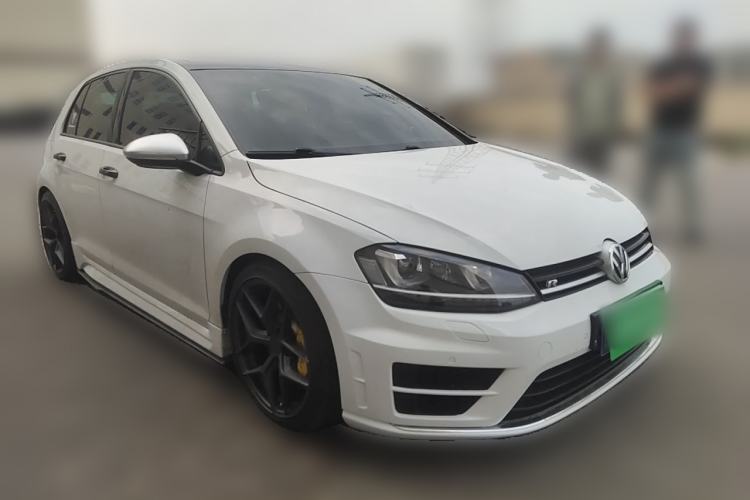 Used Volkswagen Golf 2015 2.0 TSI R Front Right 45 Deg