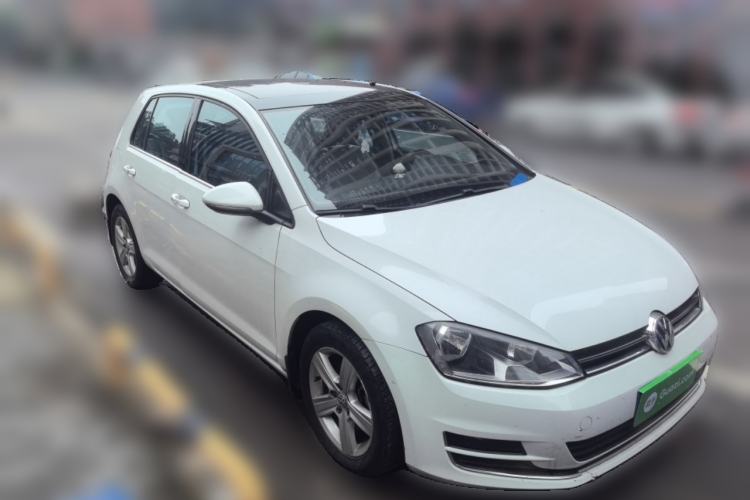 Used Volkswagen Golf 2015 1.6L Automatic Comfort Model Front Right 45 Deg