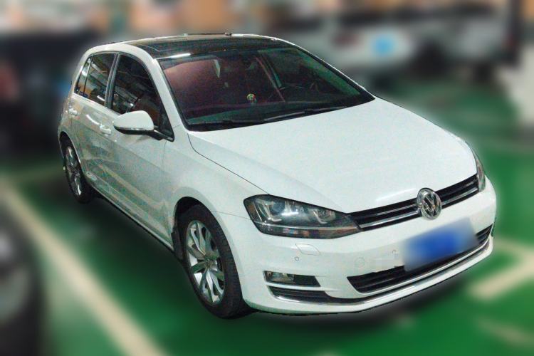 Used Volkswagen Golf 2015 1.4TSI Automatic Flagship Model Front Right 45 Deg