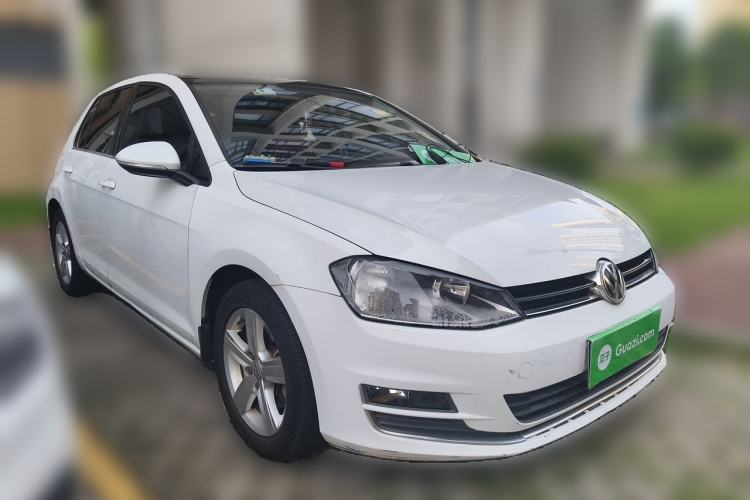Used Volkswagen Golf 2015 1.6L Automatic Comfort Model Front Right 45 Deg
