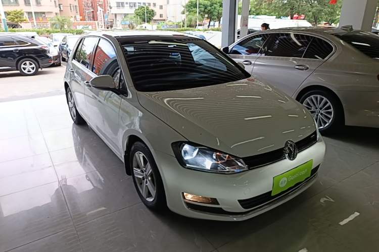 Used Volkswagen Golf 2015 1.4TSI Automatic Comfort Model Front Right 45 Deg