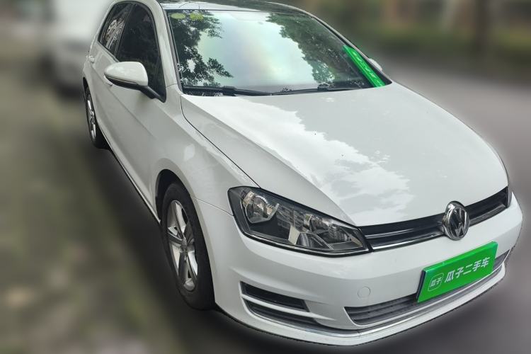 Used Volkswagen Golf 2015 1.6L Automatic Comfort Model Front Right 45 Deg
