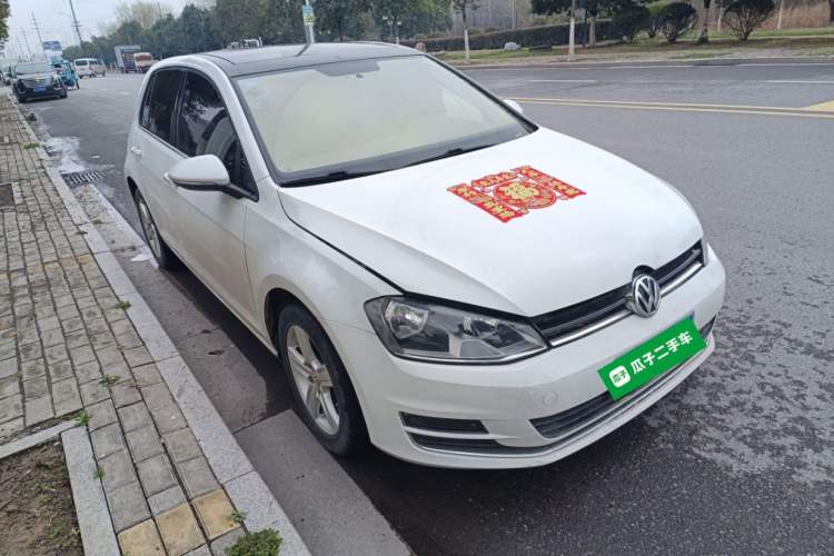 Used Volkswagen Golf 2015 1.4TSI Automatic Comfort Model Front Right 45 Deg