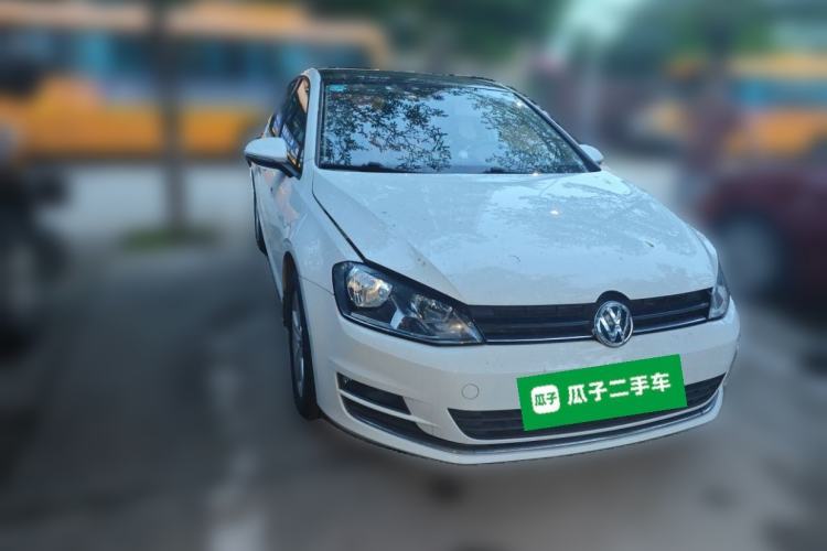 Used Volkswagen Golf 2015 1.4TSI Automatic Luxury Model Front Right 45 Deg