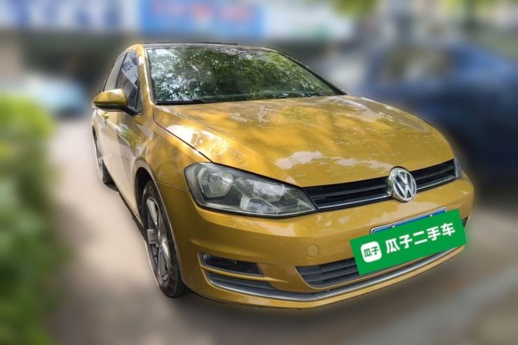 Used Volkswagen Golf 2015 1.4TSI Automatic Luxury Model Front Right 45 Deg