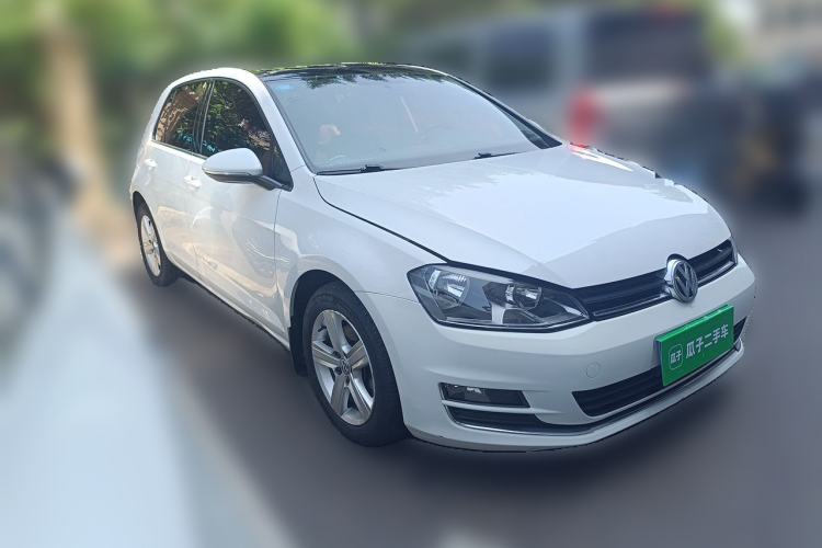 Used Volkswagen Golf 2015 1.4TSI Automatic Comfort Model Front Right 45 Deg