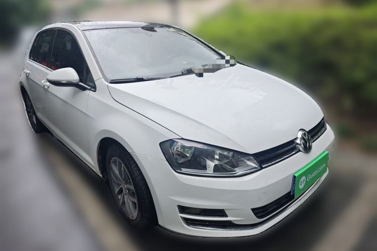 Used Volkswagen Golf 2015 1.4TSI Automatic Luxury Model Front Right 45 Deg
