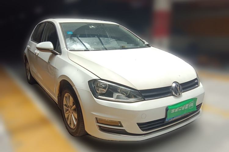 Used Volkswagen Golf 2015 1.6L Manual Fashion Edition Front Right 45 Deg