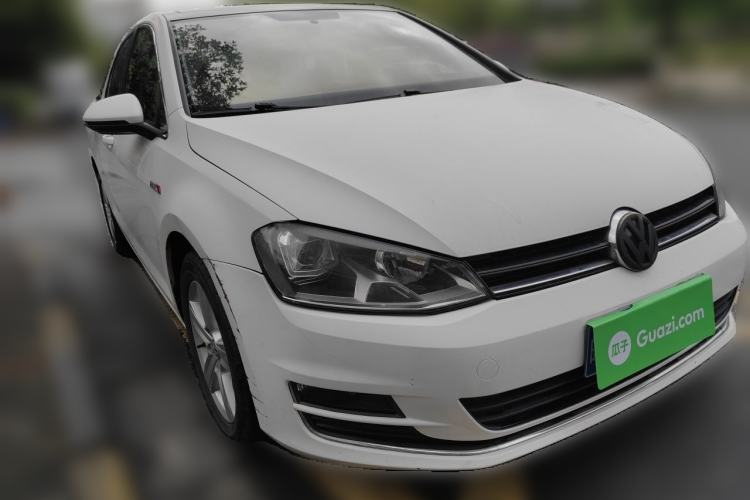 Used Volkswagen Golf 2015 1.4TSI Automatic Comfort Model Front Right 45 Deg