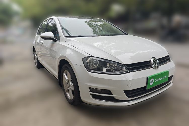 Used Volkswagen Golf 2015 1.4TSI Automatic Luxury Model Front Right 45 Deg