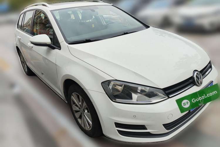 Used Volkswagen Golf 2015 1.4TSI Comfort Travel Edition Front Right 45 Deg
