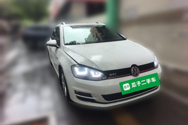 Used Volkswagen Golf 2015 1.6L Automatic Fashion Model Front Right 45 Deg
