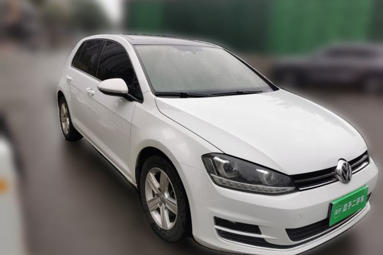 Used Volkswagen Golf 2015 1.4TSI Automatic Comfort Model Front Right 45 Deg