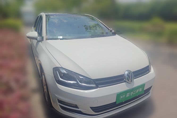 Used Volkswagen Golf 2015 1.4TSI Automatic Luxury Model Front Right 45 Deg