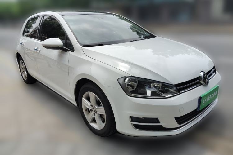 Used Volkswagen Golf 2015 1.6L Automatic Comfort Model Front Right 45 Deg