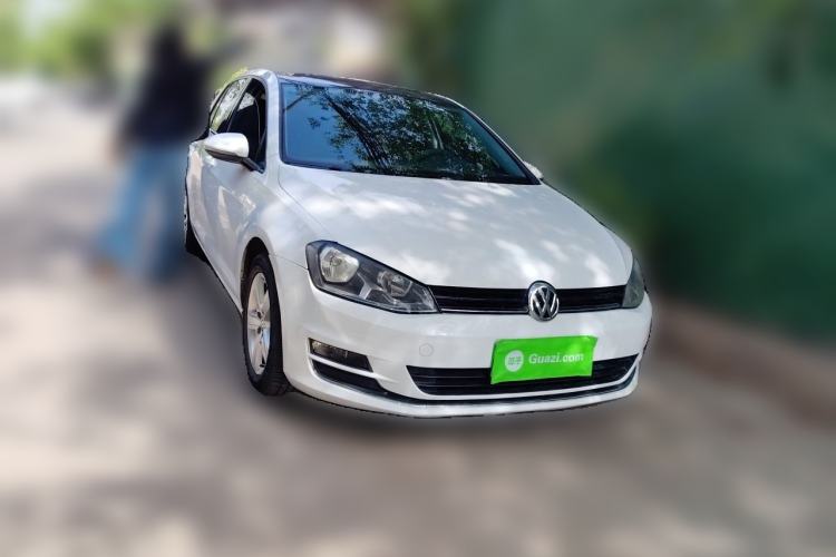 Used Volkswagen Golf 2015 1.6L Automatic Comfort Model Front Right 45 Deg