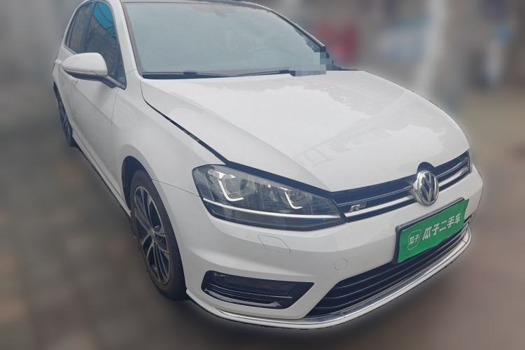 Used Volkswagen Golf 2015 1.4TSI Automatic R-Line Front Right 45 Deg