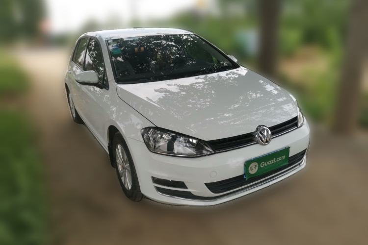 Used Volkswagen Golf 2015 1.6L Automatic Fashion Model Front Right 45 Deg