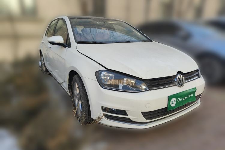 Used Volkswagen Golf 2015 1.6L Automatic Comfort Model Front Right 45 Deg