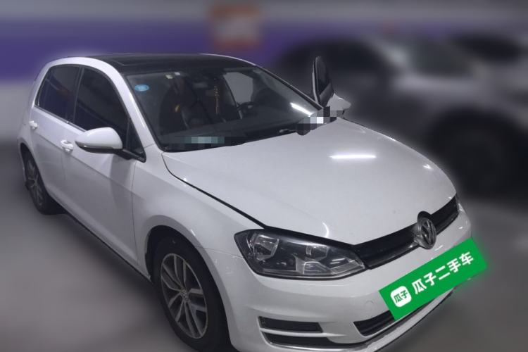 Used Volkswagen Golf 2015 1.4TSI Automatic Comfort Model Front Right 45 Deg