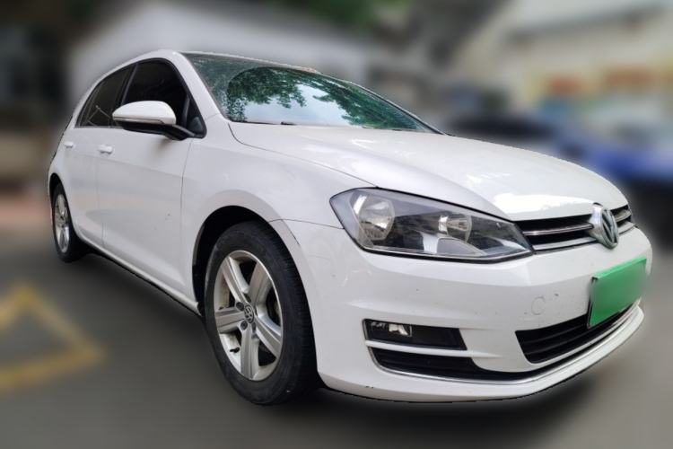 Used Volkswagen Golf 2015 1.6L Automatic Comfort Model Front Right 45 Deg