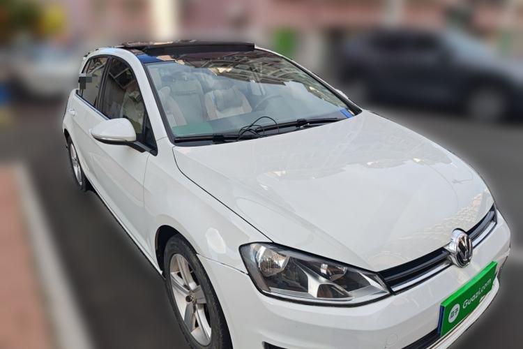 Used Volkswagen Golf 2015 1.6L Automatic Comfort Model Front Right 45 Deg