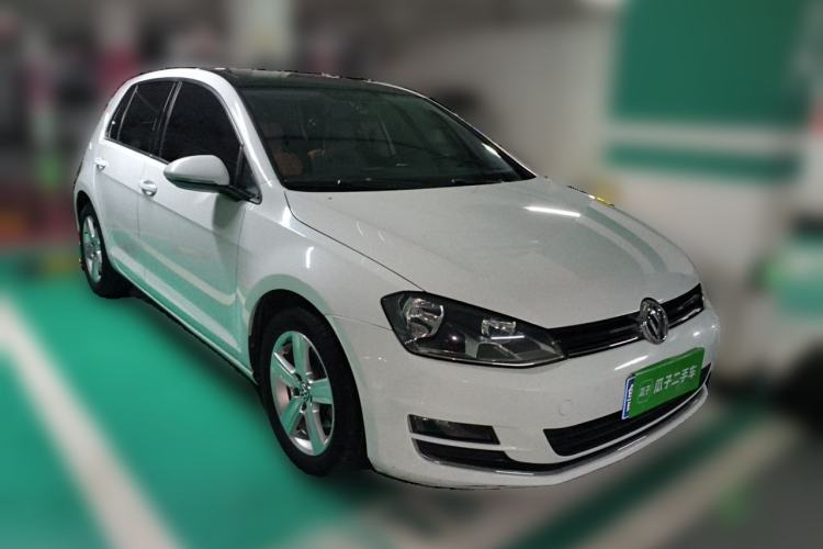 Used Volkswagen Golf 2015 1.4TSI Automatic Comfort Model Front Right 45 Deg