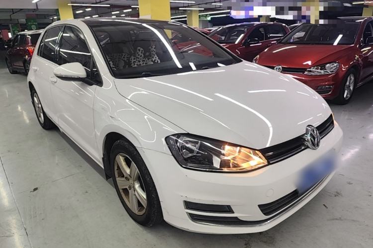 Used Volkswagen Golf 2015 1.4TSI Automatic Comfort Model Front Right 45 Deg