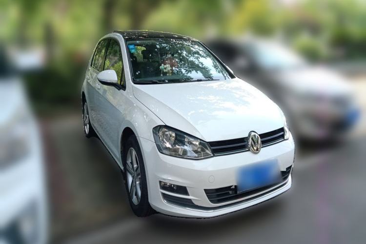 Used Volkswagen Golf 2015 1.4TSI Automatic Comfort Model Front Right 45 Deg