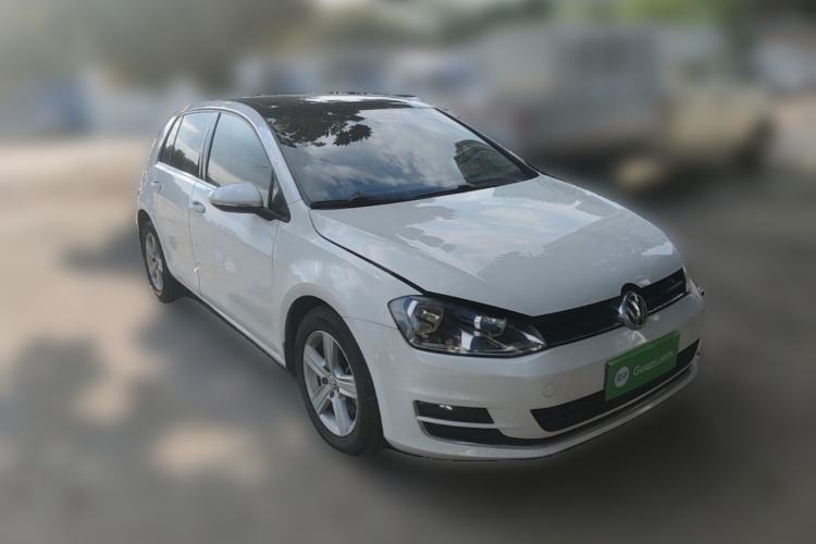 Used Volkswagen Golf 2015 1.6L Automatic Comfort Model Front Right 45 Deg