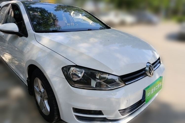 Used Volkswagen Golf 2015 1.6L Automatic Comfort Model Front Right 45 Deg
