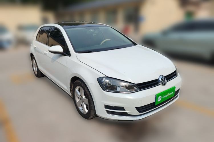 Used Volkswagen Golf 2015 1.4TSI Automatic Comfort Model Front Right 45 Deg