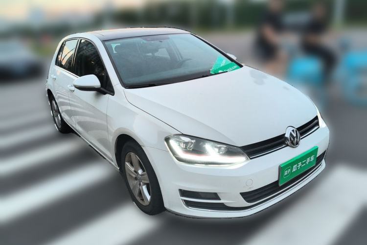 Used Volkswagen Golf 2015 1.4TSI Automatic Comfort Model Front Right 45 Deg