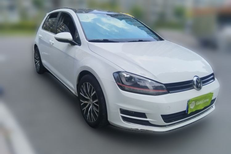 Used Volkswagen Golf 2015 1.4TSI Automatic Comfort Model Front Right 45 Deg