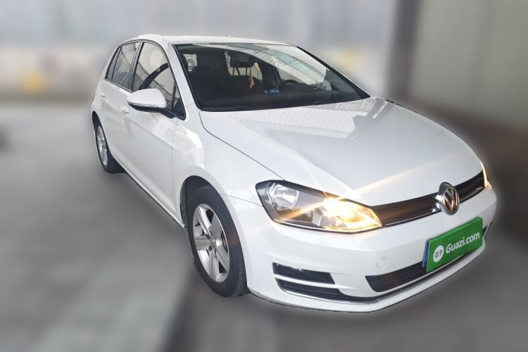 Used Volkswagen Golf 2015 1.6L Automatic Fashion Model Front Right 45 Deg