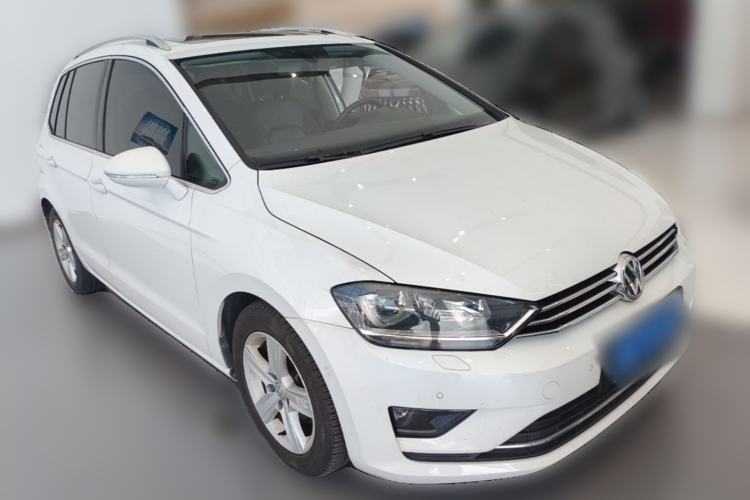 Used Volkswagen Golf 2015 1.4TSI Sportsvan Front Right 45 Deg