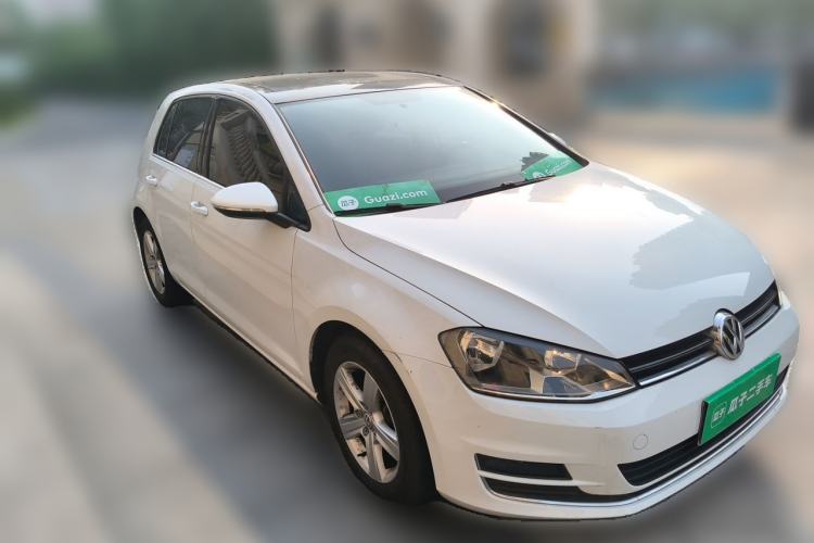 Used Volkswagen Golf 2015 1.6L Automatic Comfort Model Front Right 45 Deg