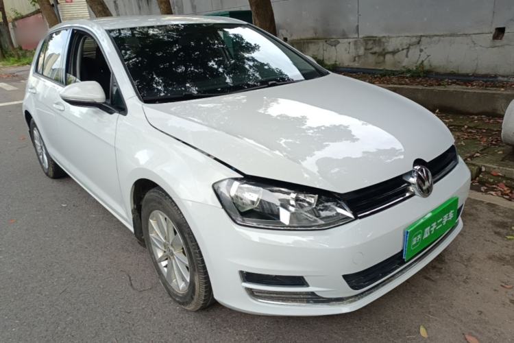Used Volkswagen Golf 2015 1.6L Automatic Fashion Model Front Right 45 Deg