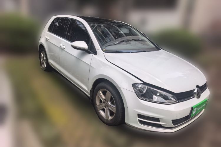 Used Volkswagen Golf 2015 1.4TSI Automatic Comfort Model Front Right 45 Deg